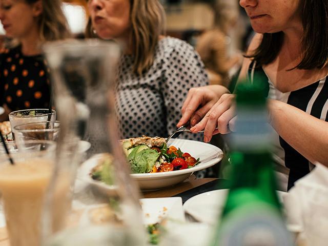 repas_de_groupe_restaurant_traditionnel_la_table_des_halles
